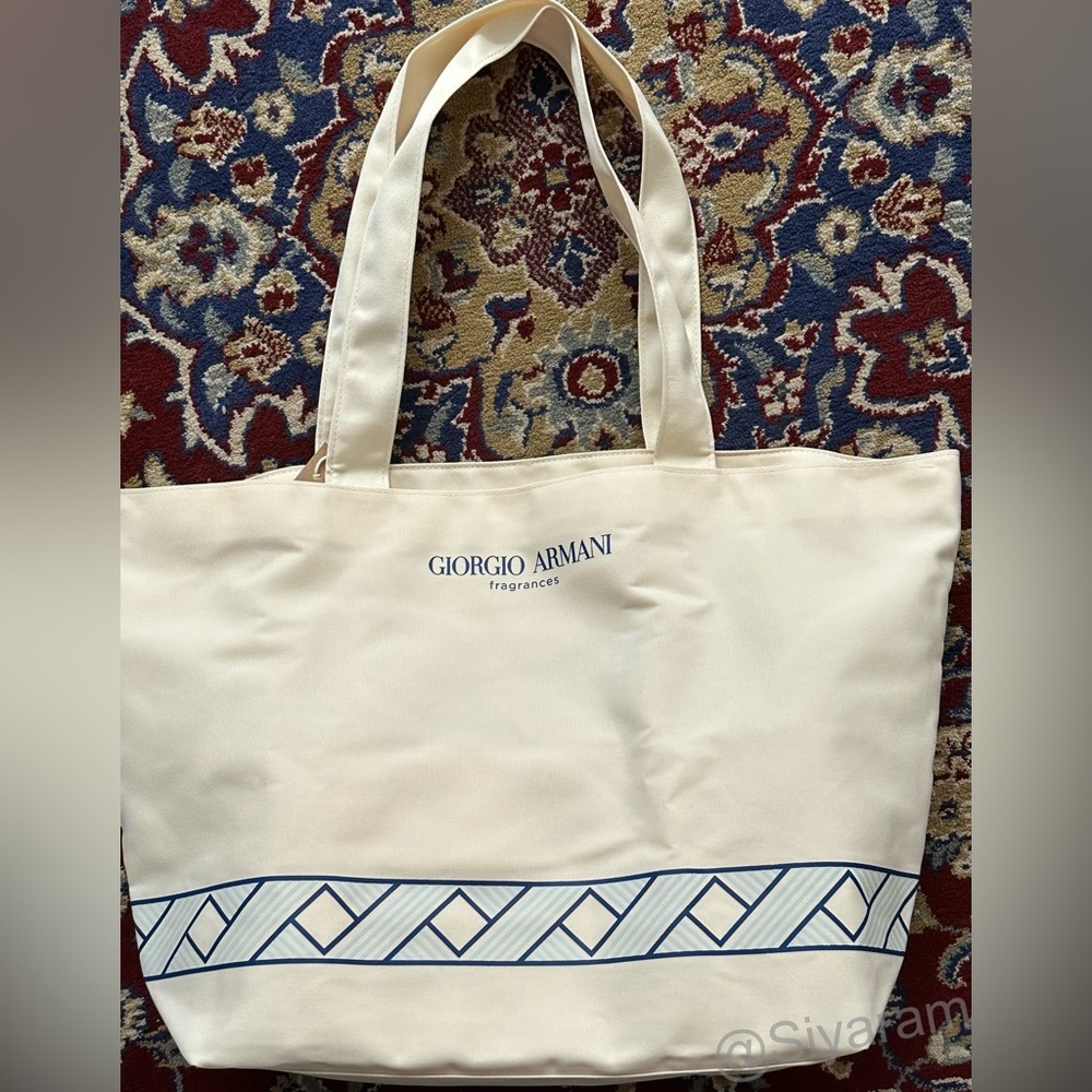 Giorgio Armani island tote - Picture 3 of 7